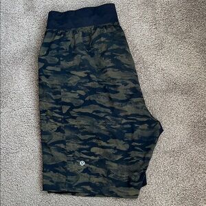 Lululemon T.H.E. 9” Shorts, size Large